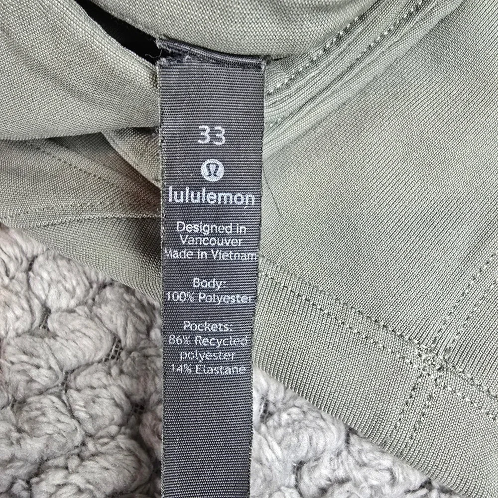 Lululemon Men's Commission Golf Shorts Size 33 Sage Green Technical Activewear